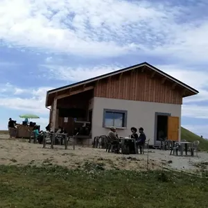 Studette Dans Station De Aux Pieds Des Pistes Selonnet
